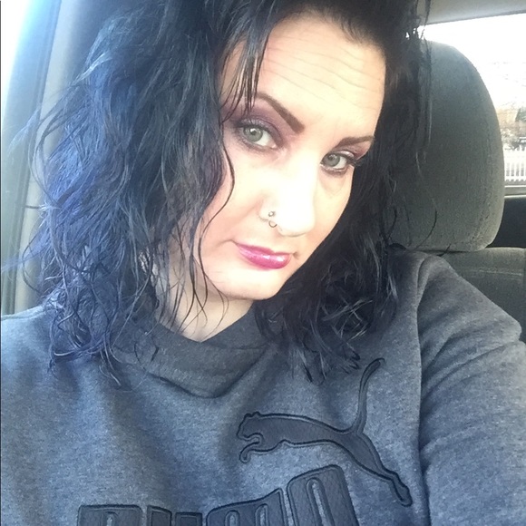 Meet your Posher, Mandy - Picture 3 of 3